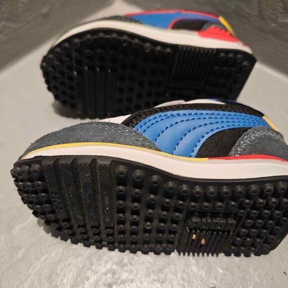 Puma Size 4 Toddler Tennis Shoes - Picture 5 of 5